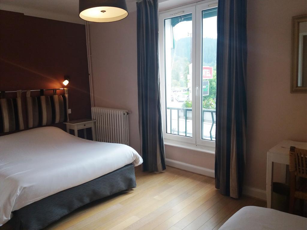 Hotel De La Paix ジェラールメ エクステリア 写真